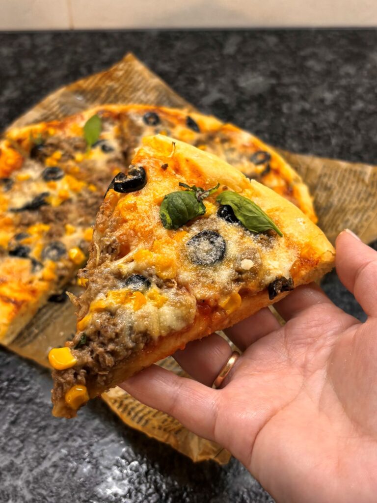 Піцца з тунцем