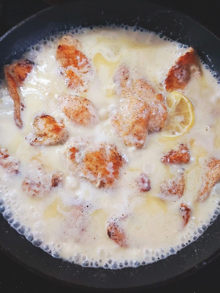 Куряче філе у вершковому соусі