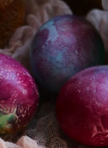 Як пофарбувати яйця на Великдень