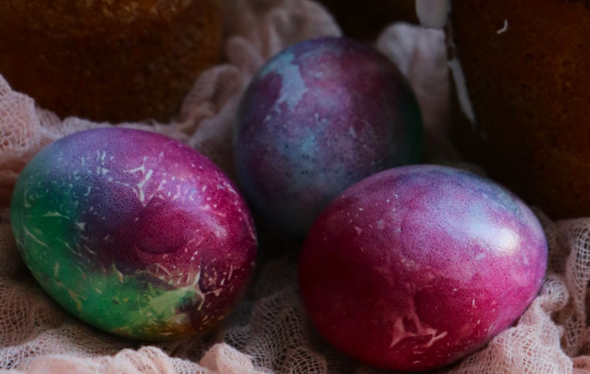 Як пофарбувати яйця на Великдень