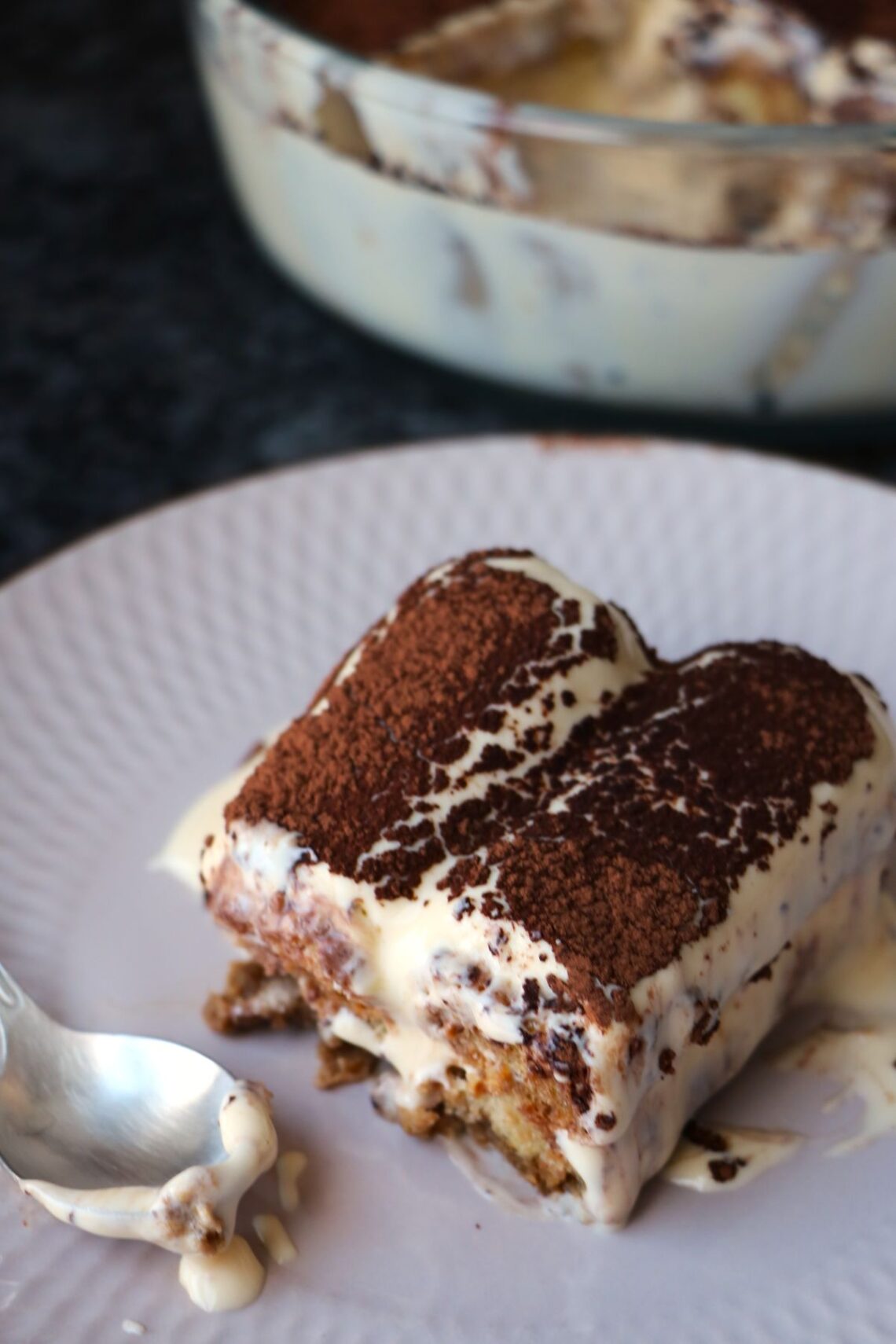 Класичний десерт тірамісу