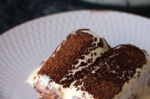 Класичний десерт тірамісу