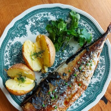 Запечена скумбрія в духовці