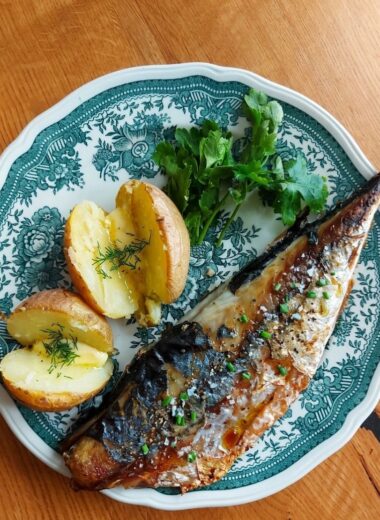 Запечена скумбрія в духовці